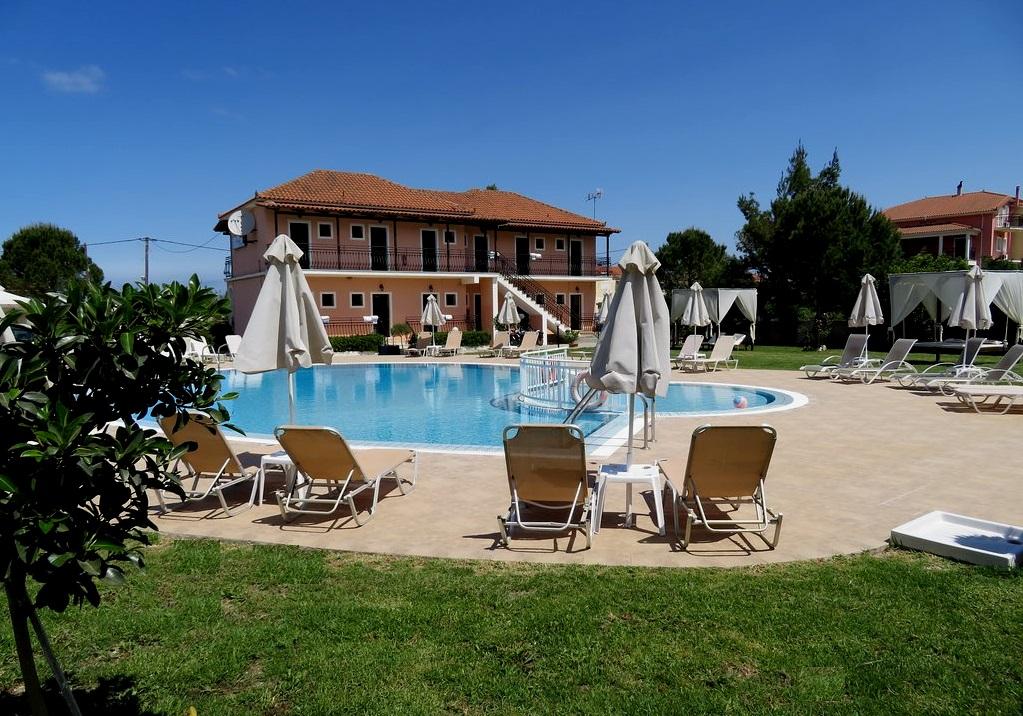 Eleni'S Garden & Castello Suites アリカナス エクステリア 写真